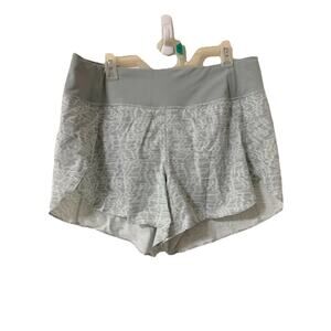 Athleta Run With it Shorts Womens 1X Gray Lightweight 3.5" Pockets Active Wear